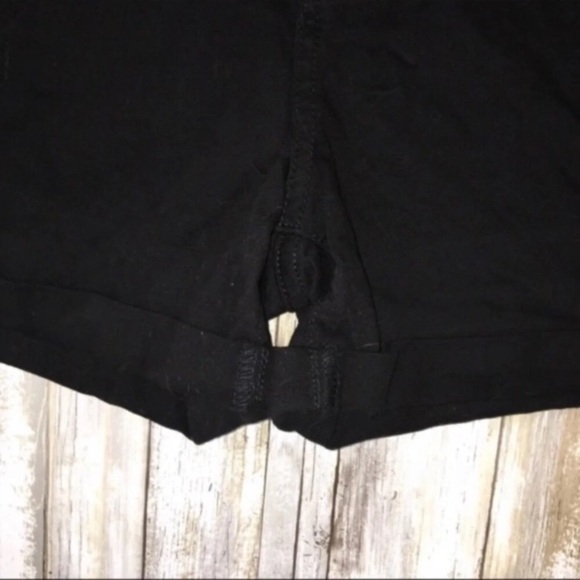 NWT Universal Thread Black High Rise Midi Shorts - Picture 2 of 6
